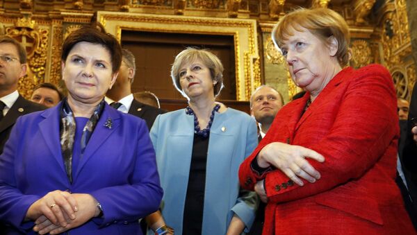 Пољска премијерка Беата Шидло, енглеска премијерка Тереза Меј, и немачка канцеларка Ангела Меркел на Малти - Sputnik Србија
