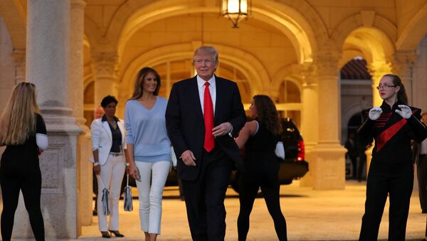 Председник САД Доналд Трамп и прва дама Меланија Трамп у Палм Бичу на Флориди - Sputnik Србија