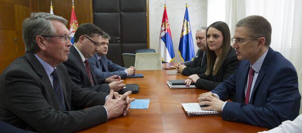 Руски амбасадор у Београду Александар Чепурин  на састанку са министром полиције Небојшом Стефановићем. - Sputnik Србија