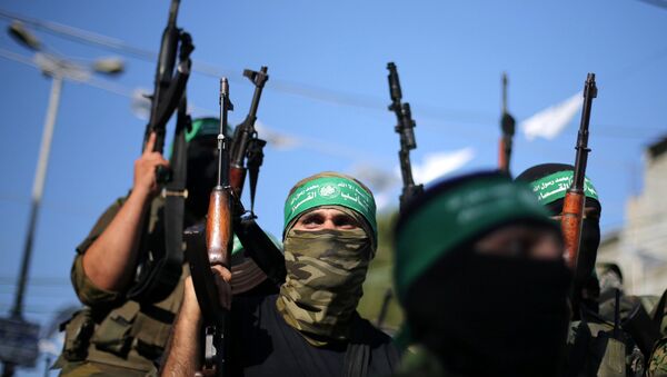 Борци Хамаса током параде поводом 27. годишњице постојања Хамаса у Појасу Газе - Sputnik Србија