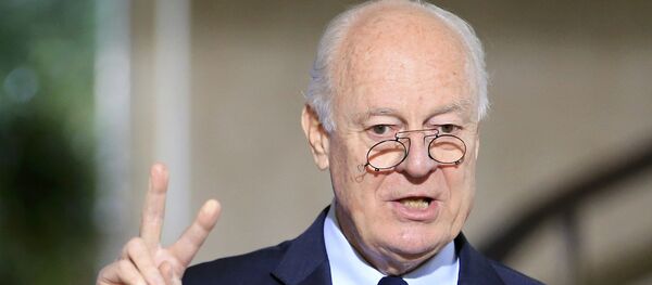 Специјални изасланик генералног секретара УН за Сирију Стафан де Мистура након састанка у Уједињеним нацијама у Женеви Специјални изасланик генералног секретара УН за Сирију Стафан де Мистура након састанка у Уједињеним нацијама у Женеви - Sputnik Србија