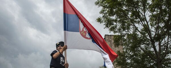 Dečak sa srpskom zastavom na Gazimestanu, KiM - Sputnik Srbija