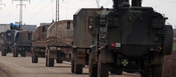 Turska vojna vozila kreću se prema gradu El Bab u Siriji Turska vojna vozila kreću se prema gradu El Bab u Siriji - Sputnik Srbija