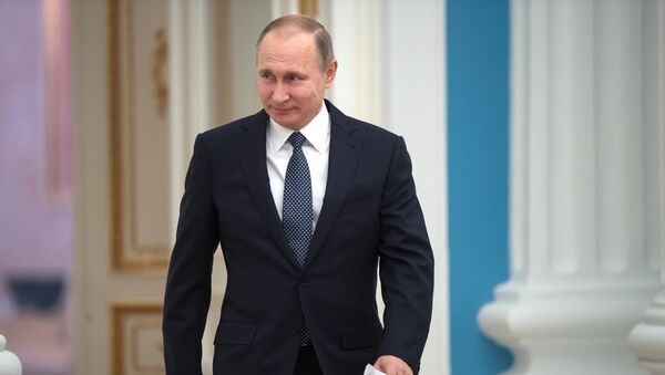 Predsednik Rusije Vladimir Putin na ceremoniji dodele nagrada u oblasti nauke i inovacija u Kremlju - Sputnik Srbija