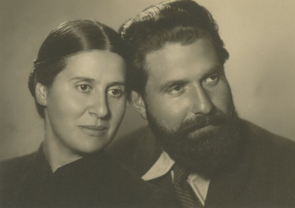 Љубав на први поглед — Јеленина бака Ана Острогорски са супругом Игором Шајковићем. - Sputnik Србија