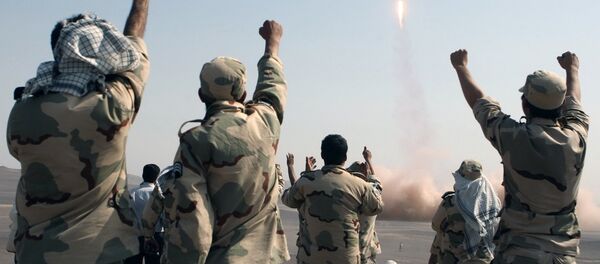 Iran lansira balističku raketu - Sputnik Srbija