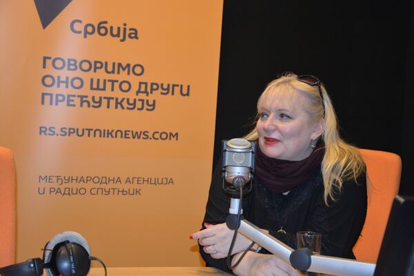 Сања Домазет, ауторка књиге Божанствени безбожници 2 у студију Спутњика Сања Домазет, ауторка књиге Божанствени безбожници 2 у студију Спутњика - Sputnik Србија