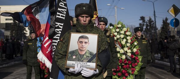 Donabas se oprostio od gvozdenog Givija - Sputnik Srbija