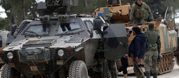 Турска војска и припадници слободне сиријске армије у предграђу града Ел Баб у Сирији - Sputnik Србија