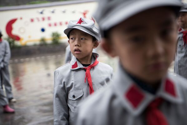 Дечја „Црвена армија“: Кинезе од малих ногу уче патриотизму - Sputnik Србија
