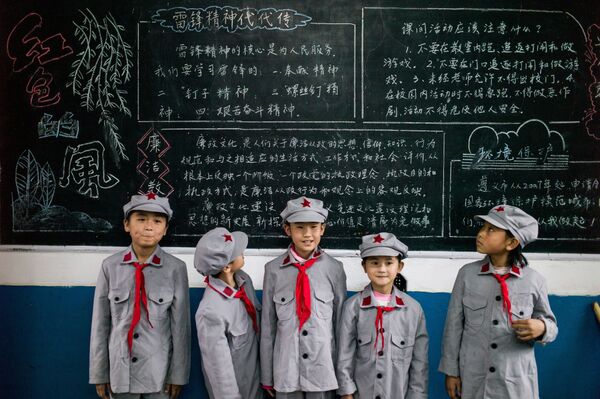 Dečja „Crvena armija“: Kineze od malih nogu uče patriotizmu - Sputnik Srbija