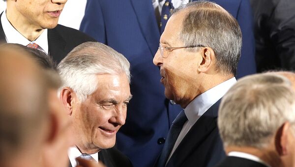 Američki državni sekretar Reks Tilerson i ministar spoljnih poslova Rusije Sergej Lavrov na ministarskom sastanku u Bonu - Sputnik Srbija