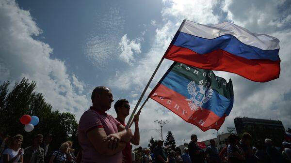 Учесници протеста у знак подршке ДНР у Доњецку - Sputnik Србија