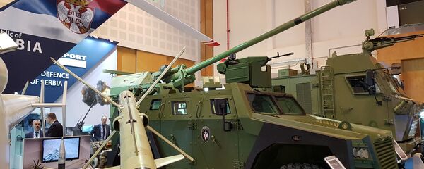 Miloš - terensko oklopno vozilo namenjeno za izviđačka, patrolna i specijalna dejstva, zaštićeno od protivtenkovskih mina - Sputnik Srbija