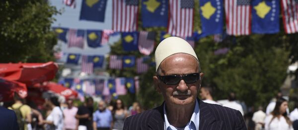 Albanac u Prištini - Sputnik Srbija