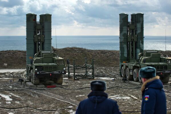 Ракетни комплекс С-400 Триумф Ракетни комплекс С-400 Триумф - Sputnik Србија
