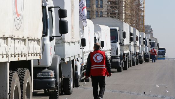 Конвој Црвеног крста креће се из Дамаска у окупиране области Мадаје и Забаданија - Sputnik Србија