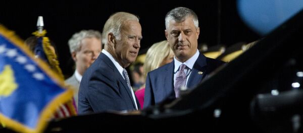 Бивши потпредседник САД Џо Бајден и Хашим Тачи - Sputnik Србија