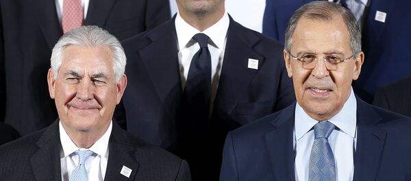 Амерички државни секретар Рекс Тилерсон и министар спољних послова Русије Сергеј Лавров на конференцији Г-20 у Бону - Sputnik Србија