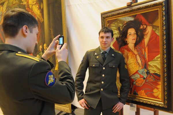 Ovaj praznik je za Ruse simbol herojske istorije države, jedinstva naroda i armije, slave i patriotizma ruske vojske. - Sputnik Srbija