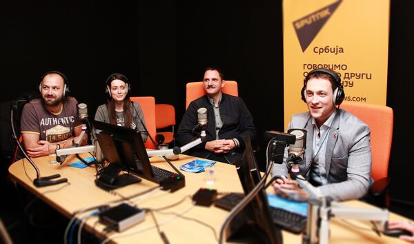 Никола Грдинић, Сања Вуковић, Бошко Чармак и Марко Милачић, део Референдумског каравана у Спутњиковом студију. - Sputnik Србија