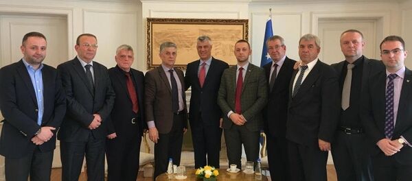 Сулејман Угљанин у поести Хашиму Тачију Сулејман Угљанин у поести Хашиму Тачију - Sputnik Србија