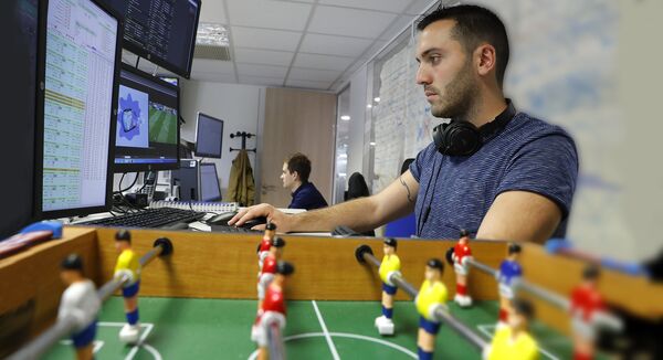 Ма каква Премијер лига, какав Калчо — Срби током короне открили белоруску Вишају  - Sputnik Србија