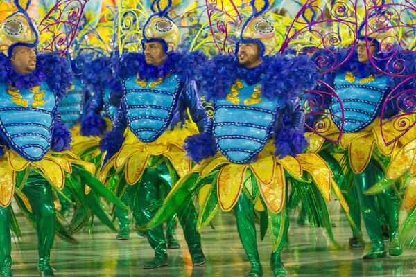 Голотиња, самба и костими − све што карневал у Рију чини величанственим - Sputnik Србија