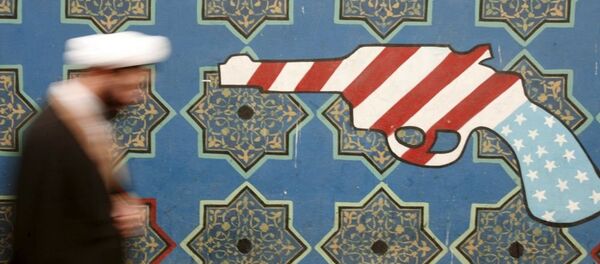 Grafit koji predstavlja iransku antiameričku propagandu - Sputnik Srbija