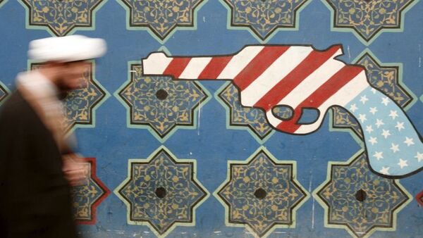 Grafit koji predstavlja iransku antiameričku propagandu - Sputnik Srbija
