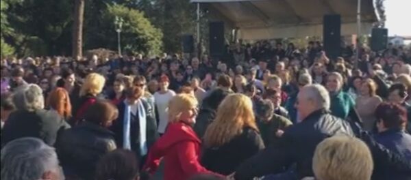 Протест мајки испред црногорске Скупштине Протест мајки испред црногорске Скупштине - Sputnik Србија