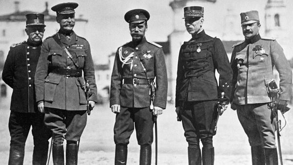 Ruski car Nikolaй II sa vojnim predstavnicima država saveznika - Sputnik Srbija