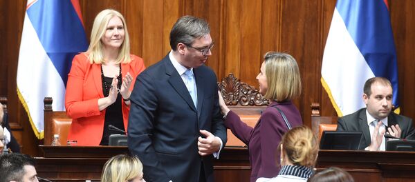 Александар Вучић и Федерика Могерини у Скупштини Србије. - Sputnik Србија