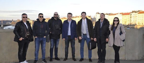 Референдумски караван у Прагу Референдумски караван у Прагу - Sputnik Србија