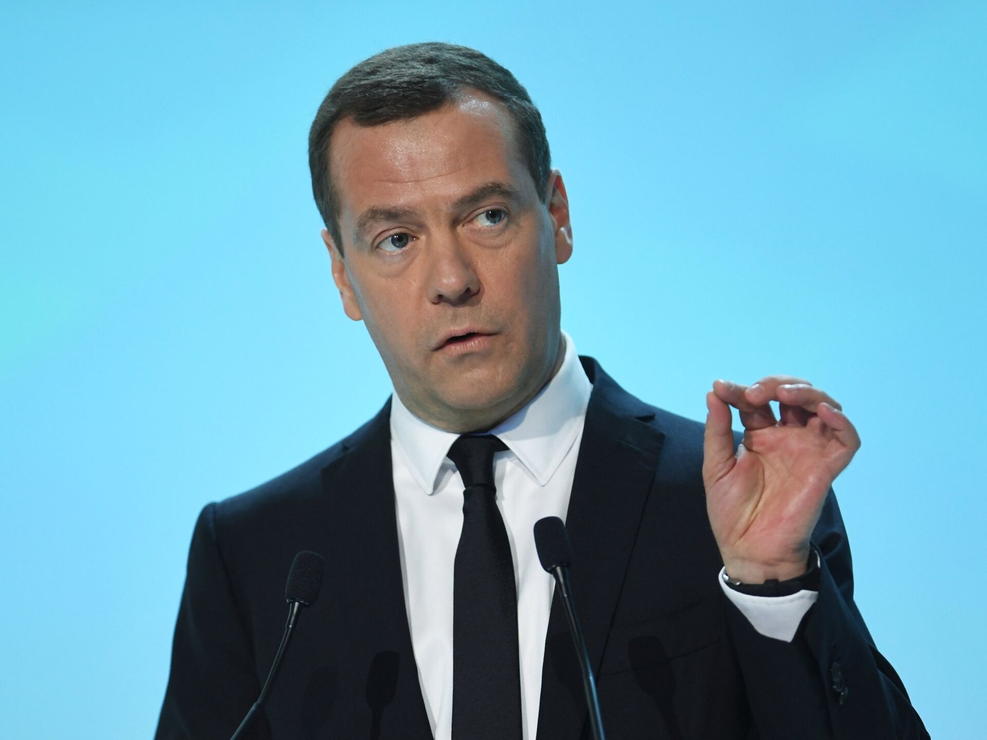 Новый российский премьер. Ю Н Медведев. Аватарки для министров. Кто премьер-министр России.