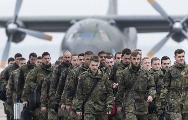 Upozorenje američkog generala: Rusija može da iskoristi slabe tačke NATO-a za napad Upozorenje američkog generala: Rusija može da iskoristi slabe tačke NATO-a za napad - Sputnik Srbija