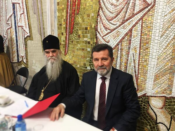 Mitropolit crnogorsko-primorski Amfilohije i ambasador Srbije u Rusiji Slavenko Terzić. Mitropolit crnogorsko-primorski Amfilohije i ambasador Srbije u Rusiji Slavenko Terzić. - Sputnik Srbija