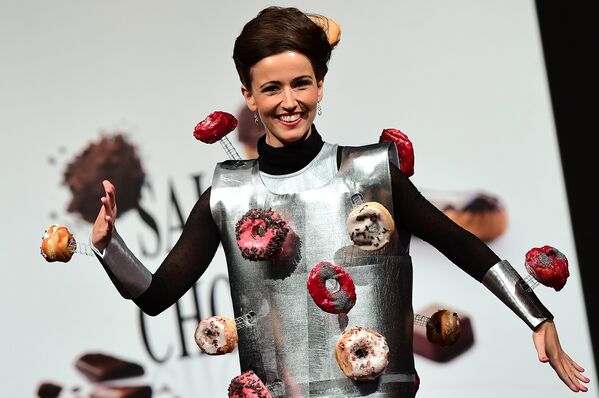 Омиљени светски слаткиш као модни детаљ у Бриселу - Sputnik Србија