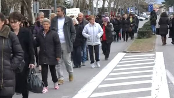 Протест мајки испред Скупштине Црне Горе - Sputnik Србија