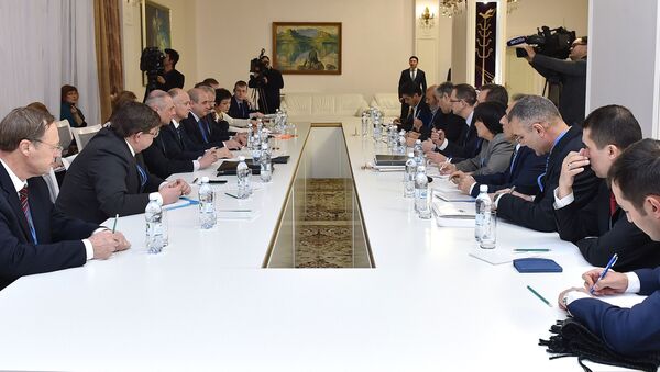 Русија, Иран и Турска на преговорима у Астани - Sputnik Србија