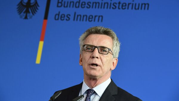German Interior Minister Thomas de Maiziere gives a press conference on September 13, 2016 in Berlin - Sputnik Србија