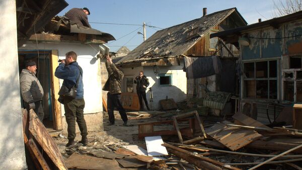 Posledice granatiranja stambenih kuća u Donjeckoj oblasti - Sputnik Srbija