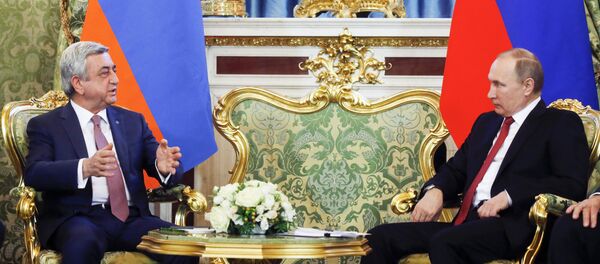 Председници Јерменије и Русије, Серж Саргасјан и Владимир Путин током састанка у Москви Председници Јерменије и Русије, Серж Саргасјан и Владимир Путин током састанка у Москви - Sputnik Србија