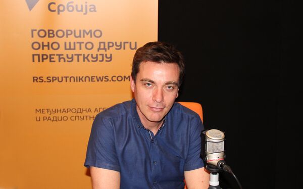 Trenutno ne igram u pozorištu, ali bez drame na Radio Beogradu ne mogu, kaže Siniša Ubović Trenutno ne igram u pozorištu, ali bez drame na Radio Beogradu ne mogu, kaže Siniša Ubović - Sputnik Srbija