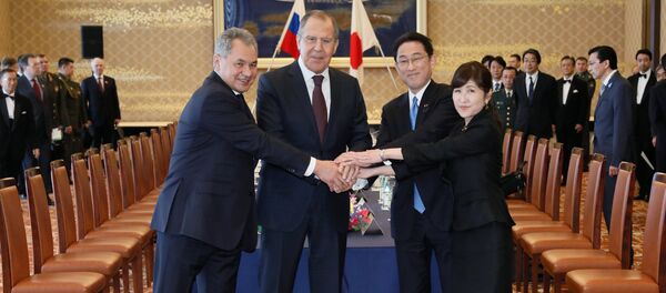 Ministri inostranih poslova i odbrane Rusije i Japana Sergej Šojgu i Sergej Lavrov, odnosno Fumio Kisidi i Tomomi Inada - Sputnik Srbija