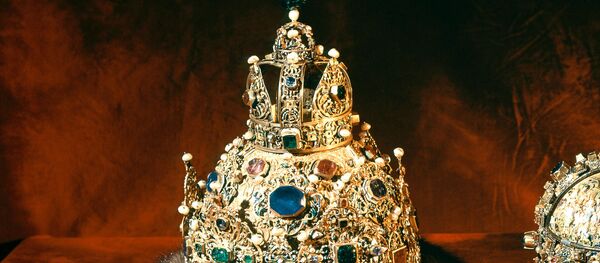 Круна и скиптар и жезло Круна и скиптар и жезло - Sputnik Србија