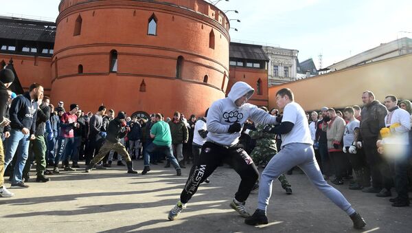Učesnici tuča tokom praznika Maslenice u Moskvi - Sputnik Srbija
