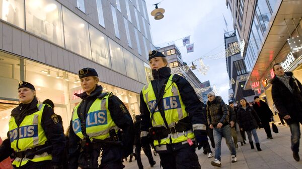 Шведски полицајци патролирају у центру Стокхолма - Sputnik Србија