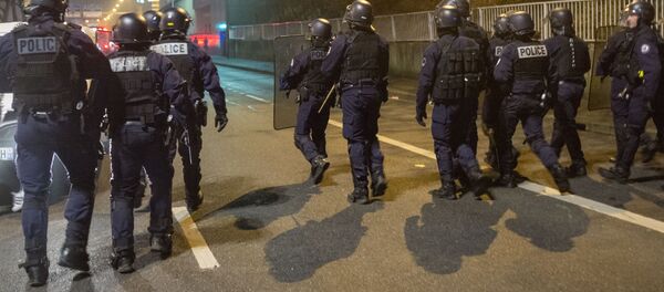 Полиција на  протесту против полицијске бруталности у Паризу, Француска - Sputnik Србија