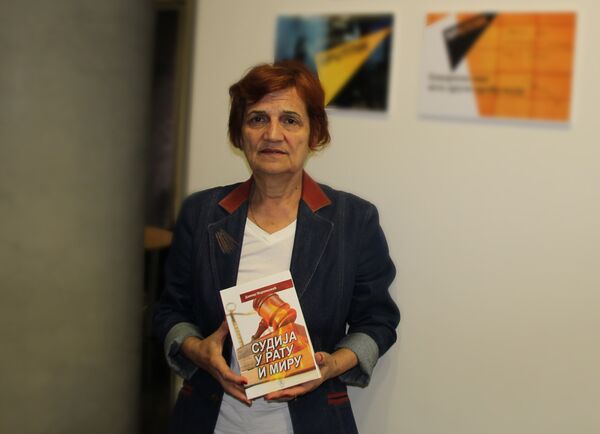 Marinkovićeva za Sputnjik: Kako sam raskrinkala Vokerovu obmanu u Račku Marinkovićeva za Sputnjik: Kako sam raskrinkala Vokerovu obmanu u Račku - Sputnik Srbija